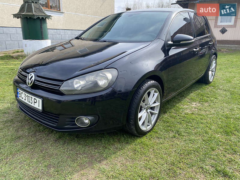 Хэтчбек Volkswagen Golf 2009 в 