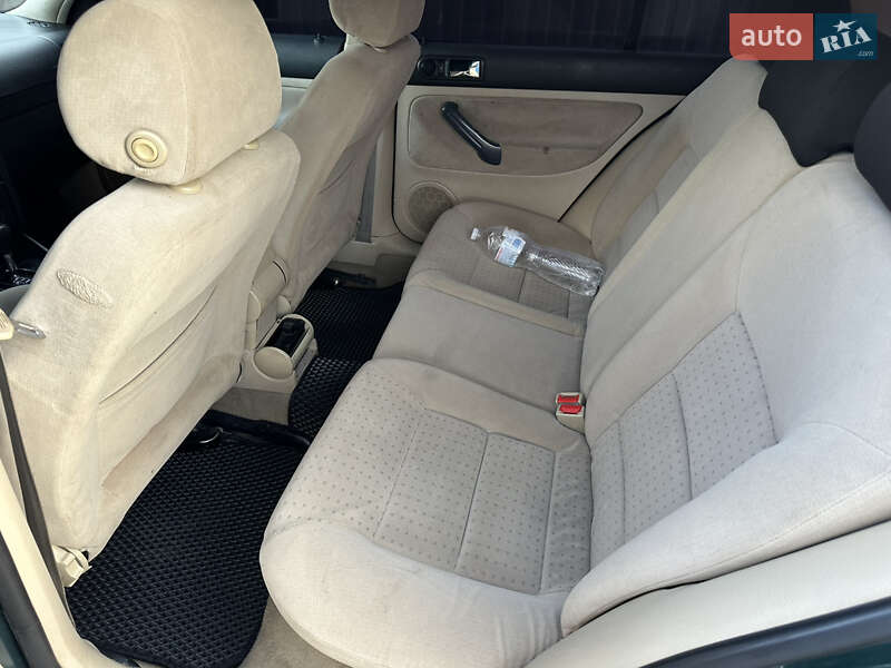 Хэтчбек Volkswagen Golf 2000 в Белой Церкви