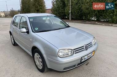 Хэтчбек Volkswagen Golf 2003 в 