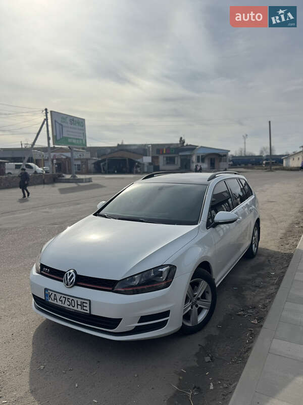 Універсал Volkswagen Golf 2015 в 