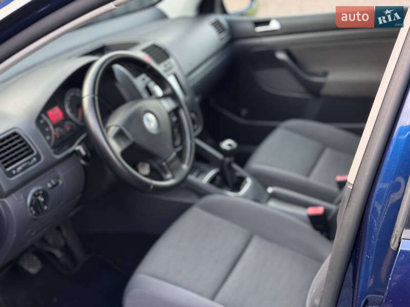 Хетчбек Volkswagen Golf 2008 в Дрогобичі
