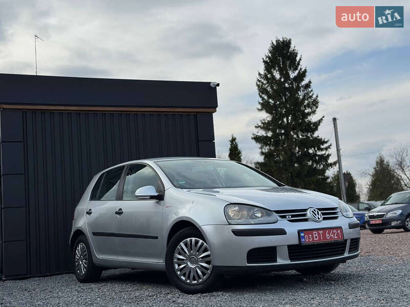 Хэтчбек Volkswagen Golf 2005 в Дрогобыче