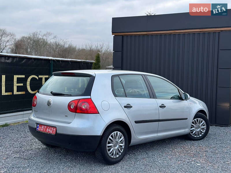Хэтчбек Volkswagen Golf 2005 в Дрогобыче