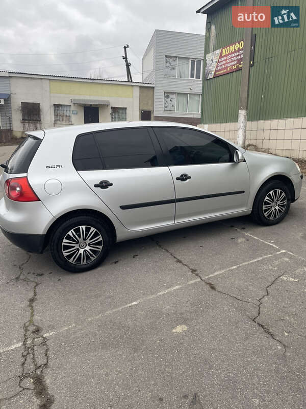 Volkswagen Golf 2004