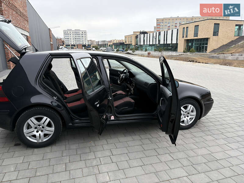 Хэтчбек Volkswagen Golf 2000 в Хмельницком