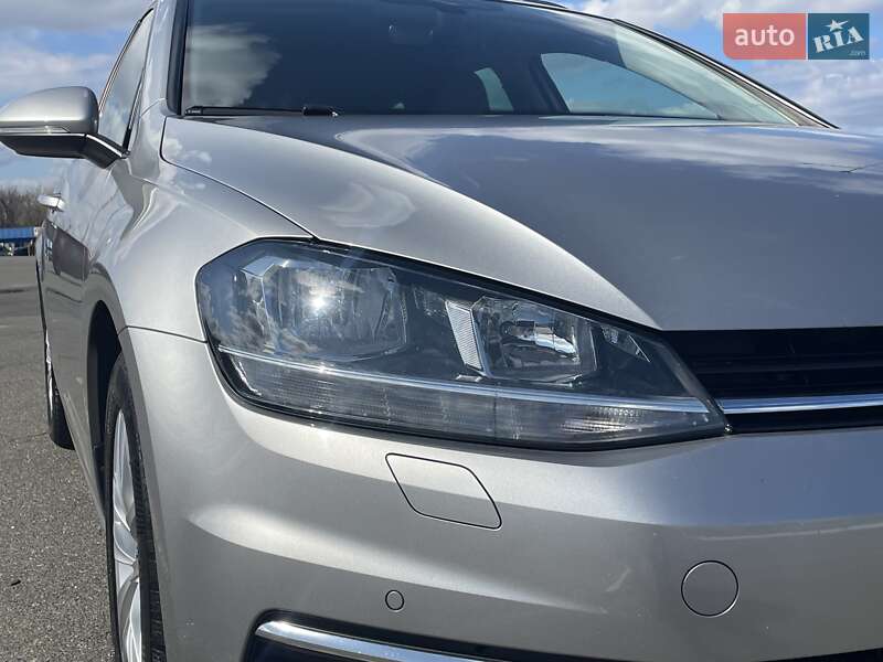 Универсал Volkswagen Golf 2018 в Киеве