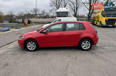 Хэтчбек Volkswagen Golf 2017 в 