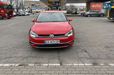 Хэтчбек Volkswagen Golf 2017 в 