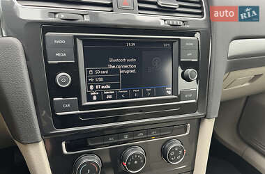 Хэтчбек Volkswagen Golf 2017 в 