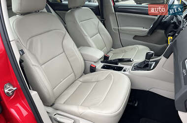 Хэтчбек Volkswagen Golf 2017 в 