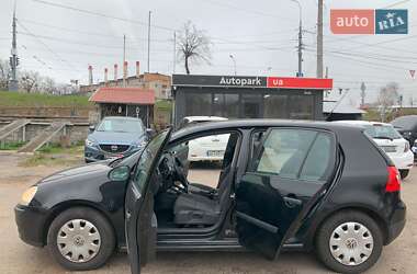 Хэтчбек Volkswagen Golf 2006 в 