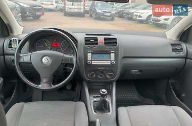 Хэтчбек Volkswagen Golf 2006 в 