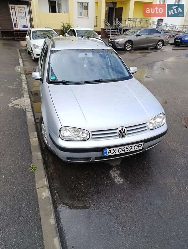 Универсал Volkswagen Golf 2003 в Харькове