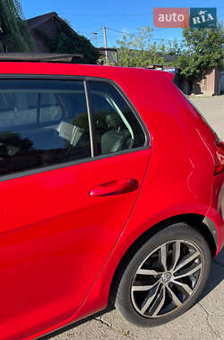 Хэтчбек Volkswagen Golf 2017 в 