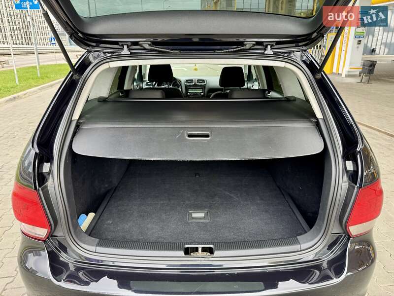 Универсал Volkswagen Golf 2010 в Киеве