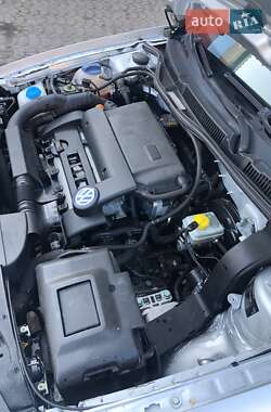 Хэтчбек Volkswagen Golf 2002 в 