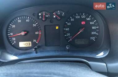 Хэтчбек Volkswagen Golf 1999 в 