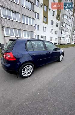 Хэтчбек Volkswagen Golf 2006 в 