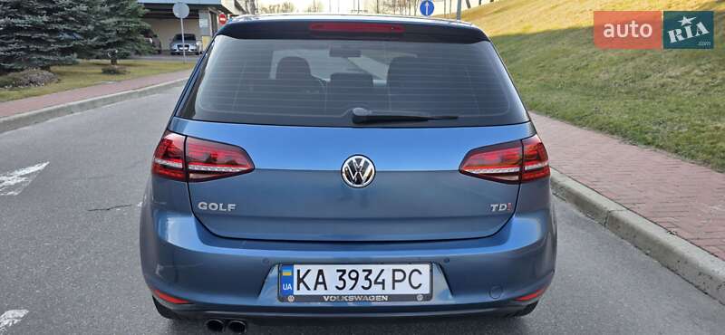 Хэтчбек Volkswagen Golf 2013 в Киеве