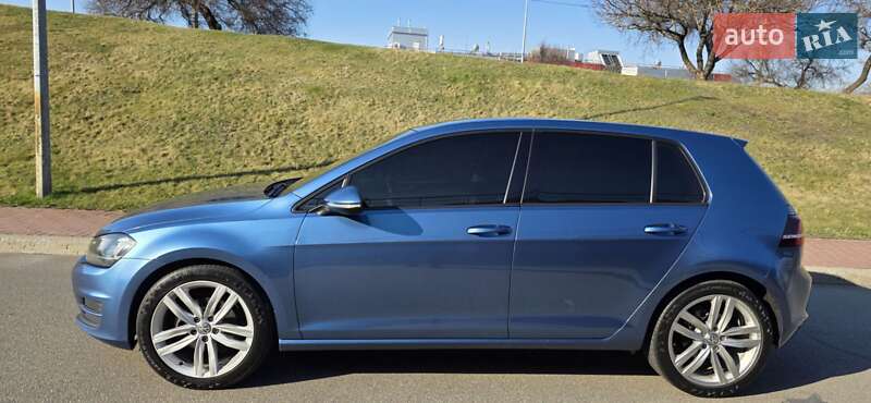 Хэтчбек Volkswagen Golf 2013 в Киеве