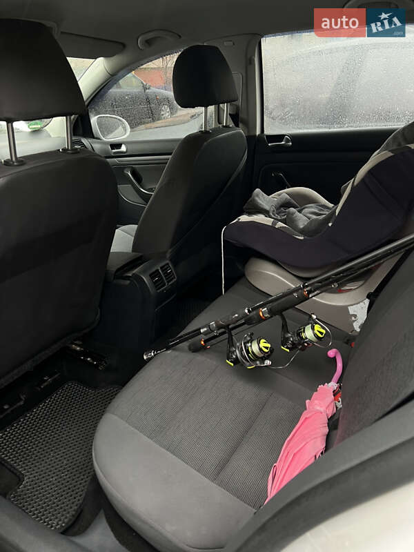 Хэтчбек Volkswagen Golf 2008 в Чернигове