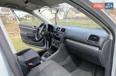 Универсал Volkswagen Golf 2012 в 