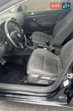 Хетчбек Volkswagen Golf 2008 в 