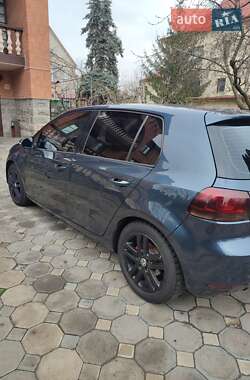 Хэтчбек Volkswagen Golf 2010 в 
