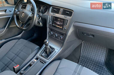 Універсал Volkswagen Golf 2015 в 