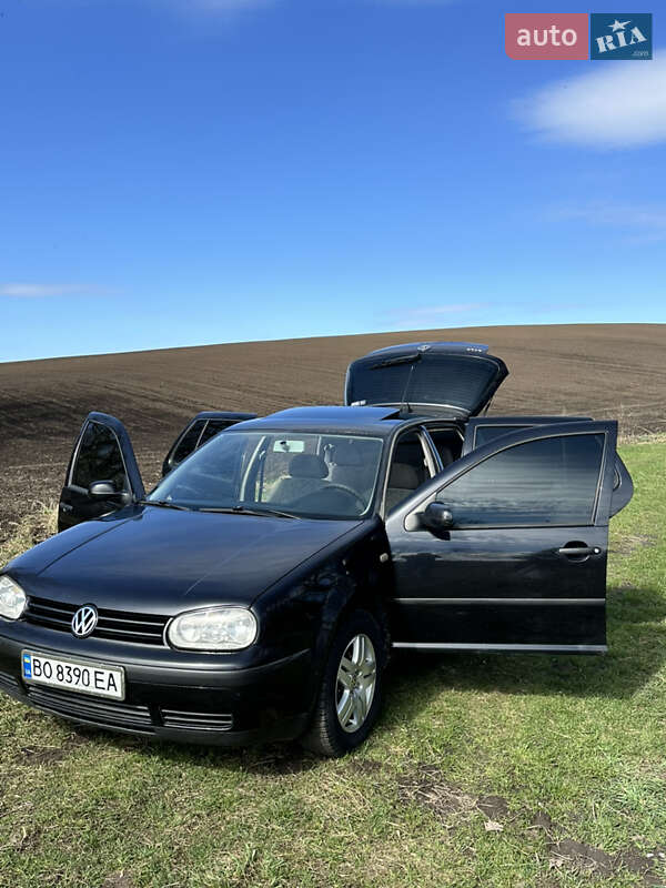 Хетчбек Volkswagen Golf 2000 в Тернополі