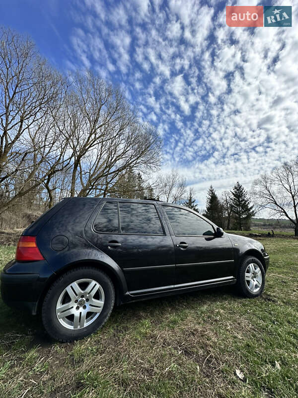 Хетчбек Volkswagen Golf 2000 в Тернополі