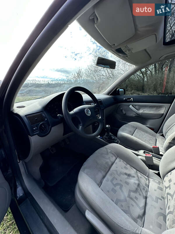 Хетчбек Volkswagen Golf 2000 в Тернополі