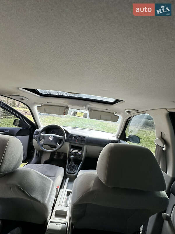 Хетчбек Volkswagen Golf 2000 в Тернополі