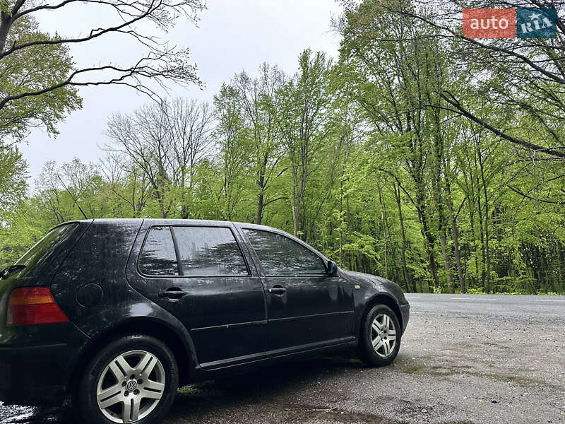 Хетчбек Volkswagen Golf 2000 в Тернополі