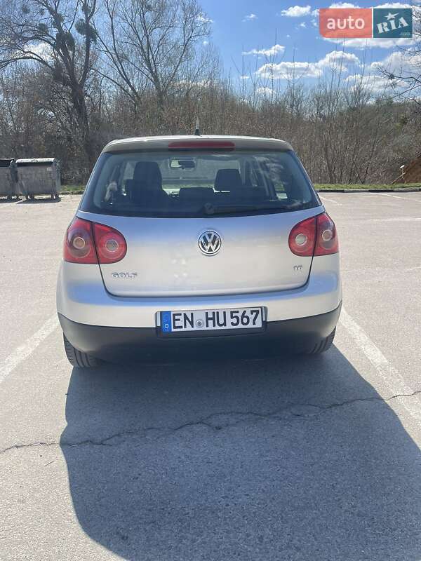 Хетчбек Volkswagen Golf 2006 в Рівному
