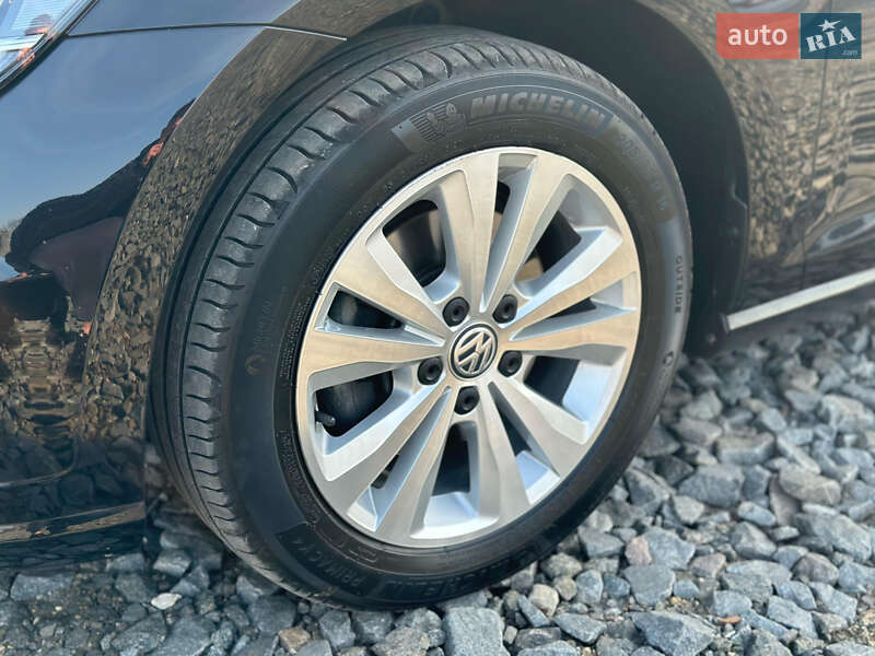 Універсал Volkswagen Golf 2019 в Бродах