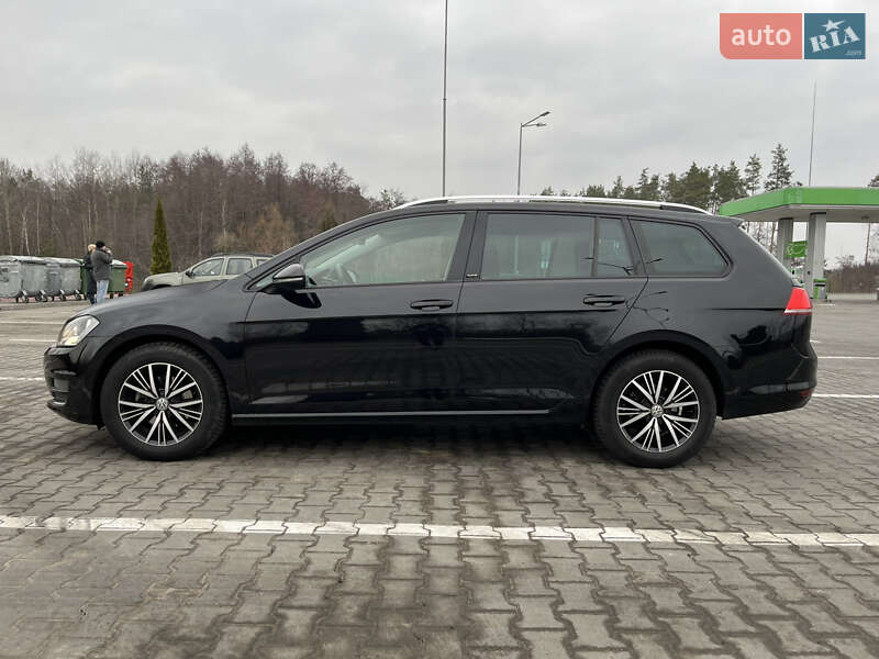 Универсал Volkswagen Golf 2017 в Житомире