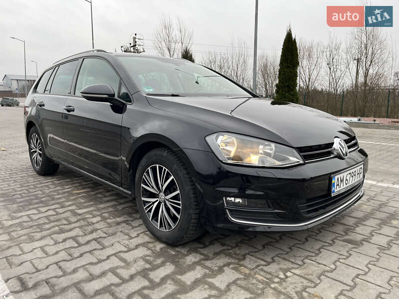 Универсал Volkswagen Golf 2017 в Житомире
