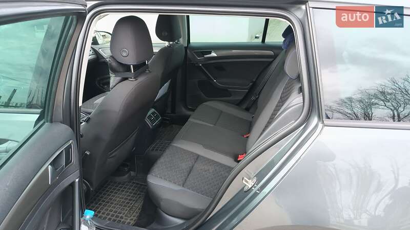 Універсал Volkswagen Golf 2018 в Києві