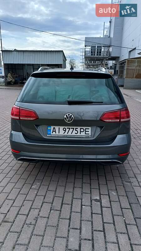 Універсал Volkswagen Golf 2018 в Києві