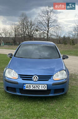 Хэтчбек Volkswagen Golf 2005 в 