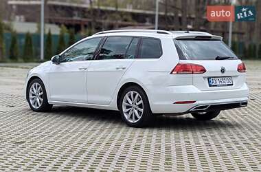 Універсал Volkswagen Golf 2017 в 