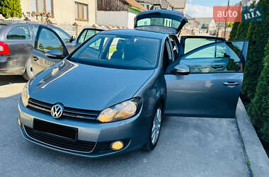 Хэтчбек Volkswagen Golf 2009 в 