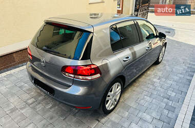Хэтчбек Volkswagen Golf 2009 в 
