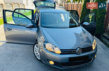 Хэтчбек Volkswagen Golf 2009 в 