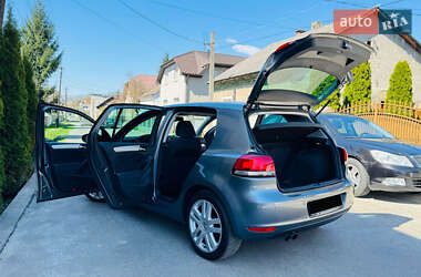 Хэтчбек Volkswagen Golf 2009 в 