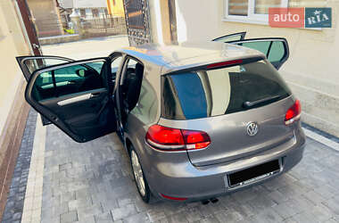 Хэтчбек Volkswagen Golf 2009 в 