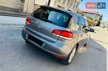 Хэтчбек Volkswagen Golf 2009 в 