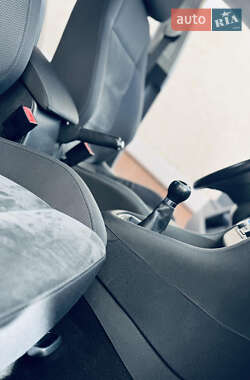 Хэтчбек Volkswagen Golf 2009 в 