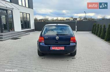 Хетчбек Volkswagen Golf 2003 в 